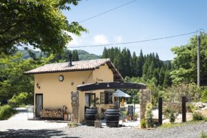 宮崎 食事が目的の宿｜食事を旅の目的にした宮崎の宿選び｜雨の日・食事時間の決め方・静かに過ごす旅・宿泊と食事に関連するCORASITAの外観・宿泊の写真 1