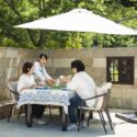 宮崎 お食事｜自社農園トマトのイタリアご家庭料理と完全予約制レストラン｜夏・三世代旅行の移動計画に関連するCORASITAのレストラン・テラスの写真 3